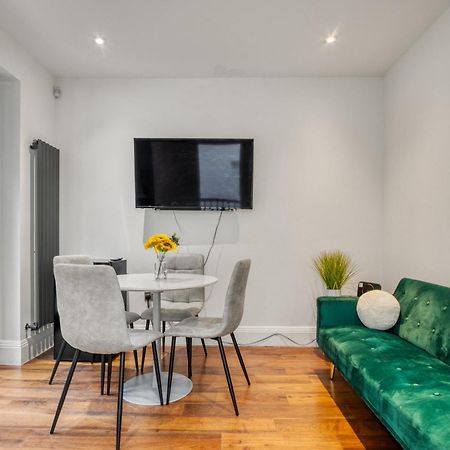 2 Bed 2 Bath Balcony View Wimbledon Tennis Villa ลอนดอน ภายนอก รูปภาพ