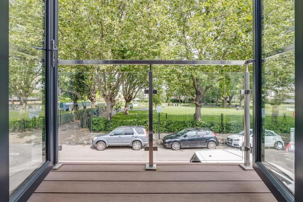 2 Bed 2 Bath Balcony View Wimbledon Tennis Villa ลอนดอน ภายนอก รูปภาพ