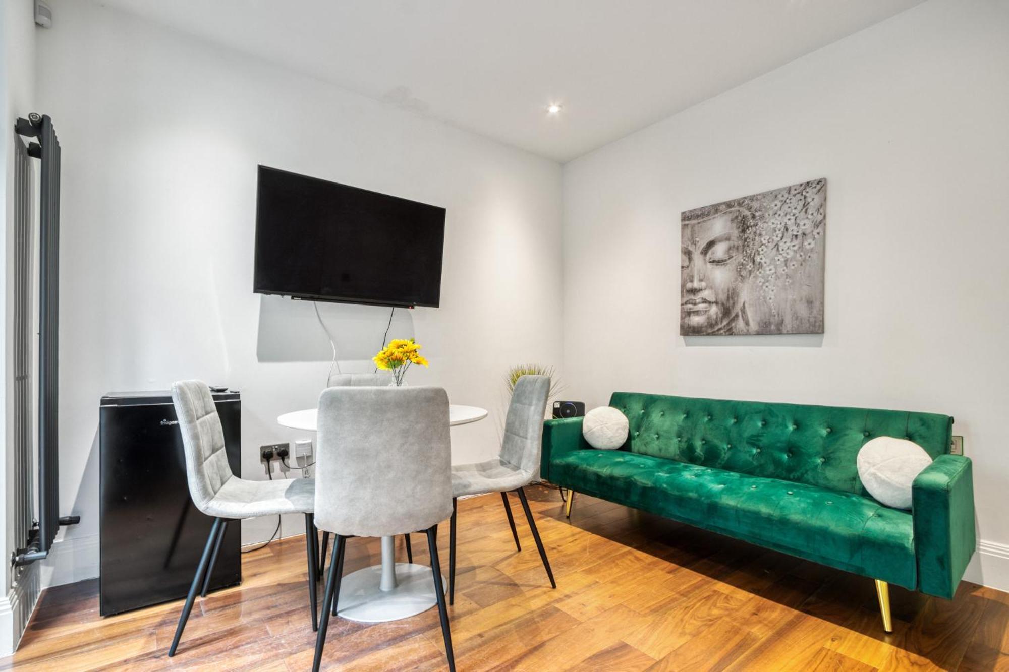 2 Bed 2 Bath Balcony View Wimbledon Tennis Villa ลอนดอน ภายนอก รูปภาพ